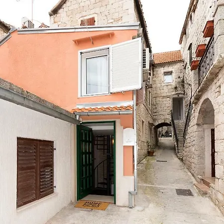 Апартаменти Old *